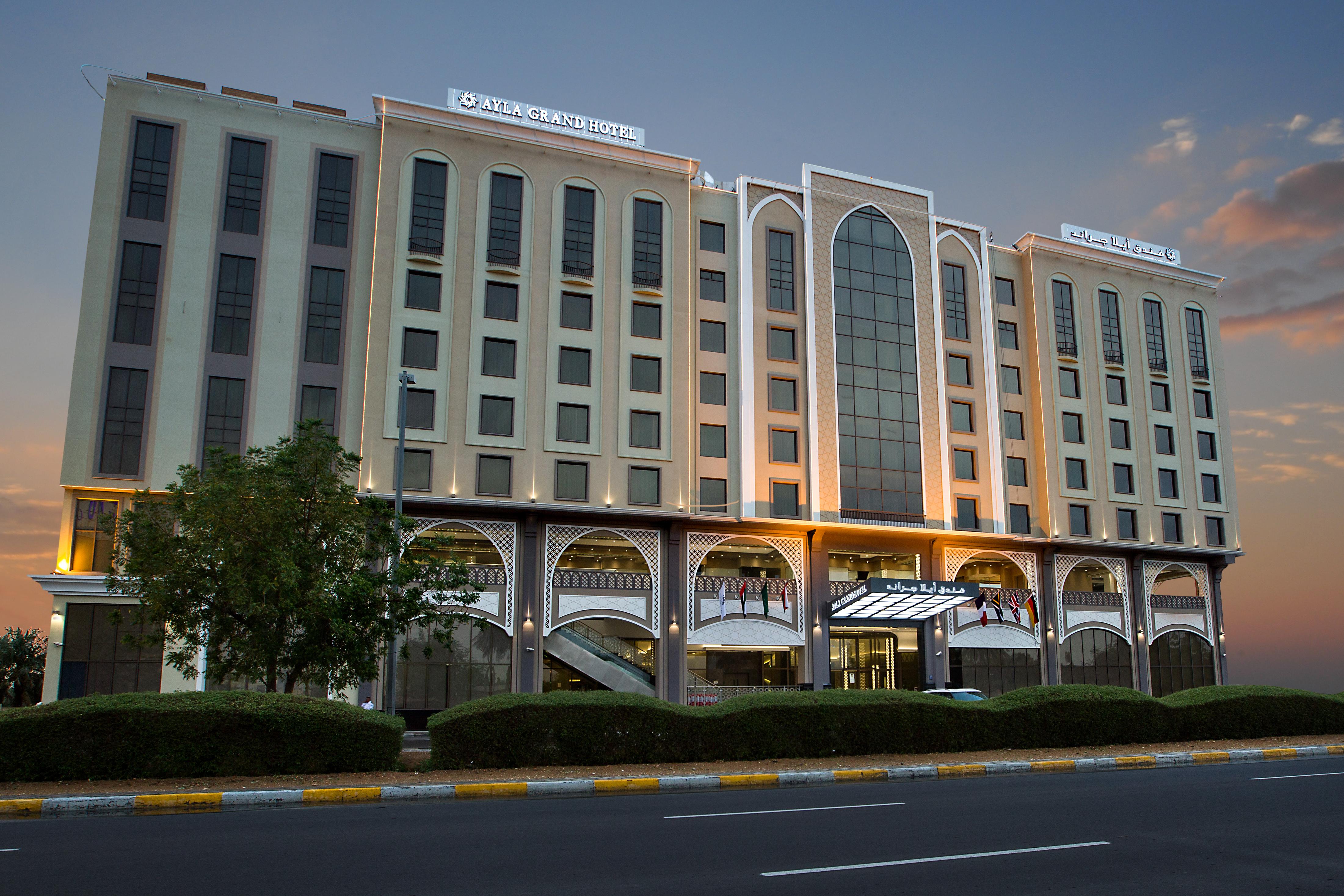 Ayla Grand Hotel Al Ain Exteriör bild